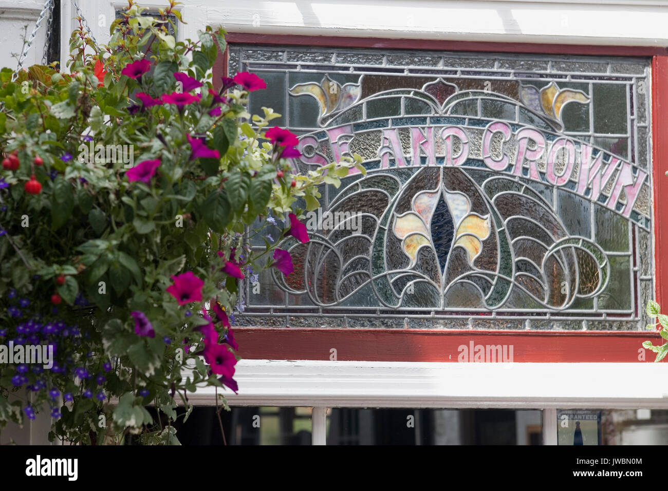 Glasmalerei Inn Zeichen, der Rose und Crown, 8 Church Street, Ludlow, Shropshire Stockfoto