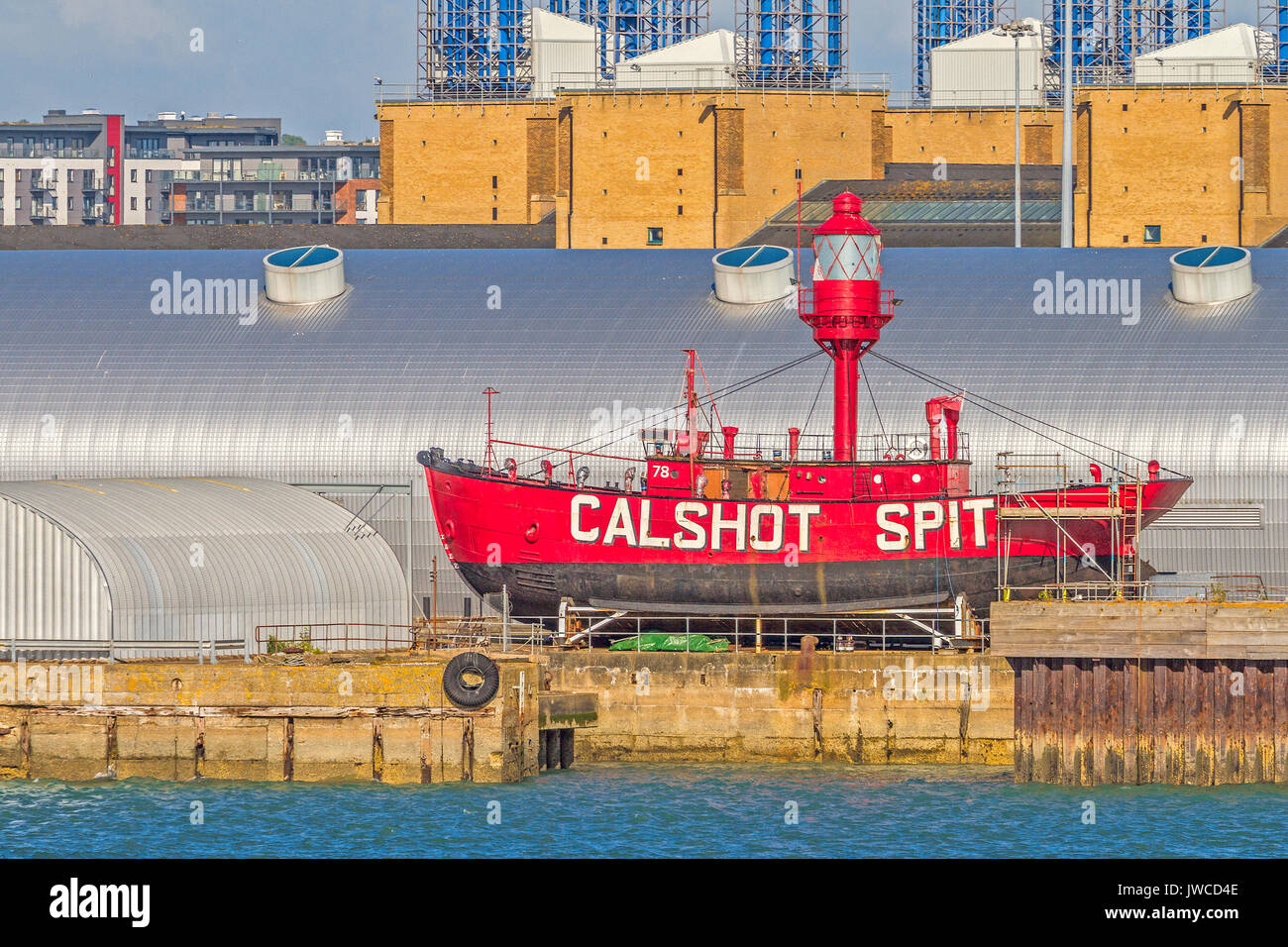 Calshot Spit Feuerschiff, Ocean Village Marina, Southampton, Großbritannien Stockfoto