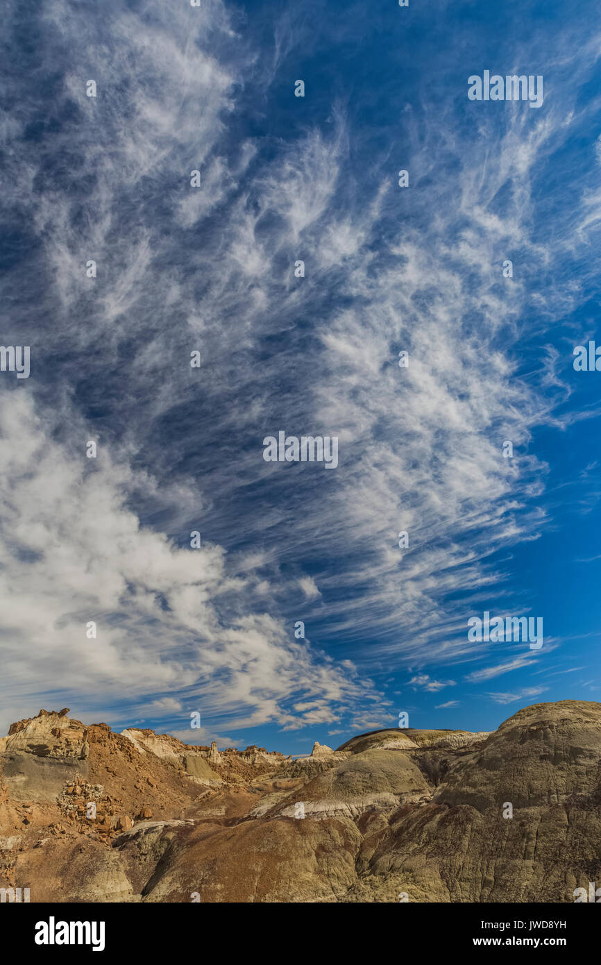 Schichten von Braunkohle und Asche und harten Felsen im/Bisti De-Na-Zin Wilderness in der Nähe von Farmington, New Mexico, USA Stockfoto