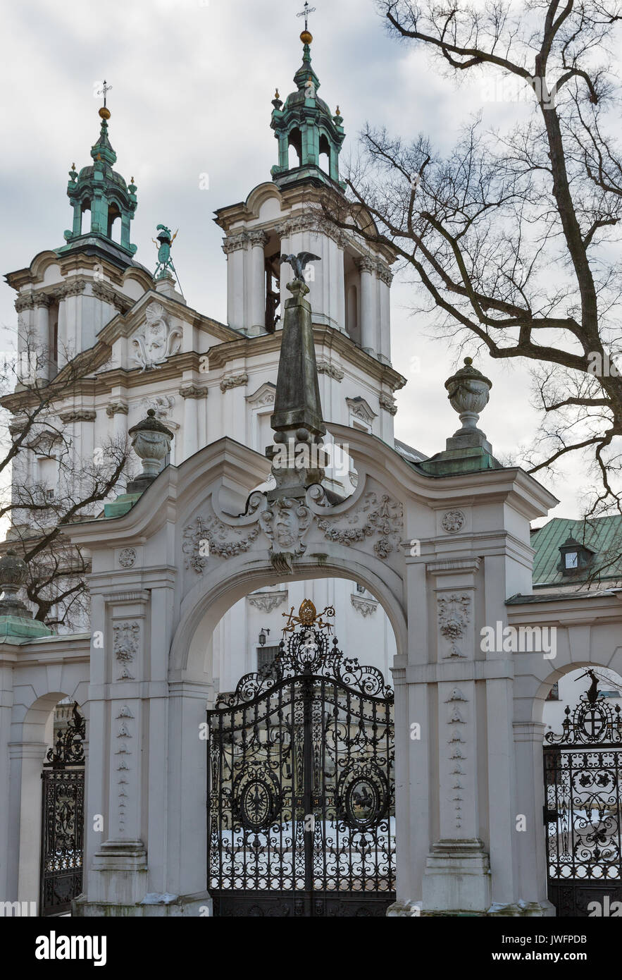 Pauline Kirche auf den Felsen am Ufer der Weichsel in das jüdische Viertel Kazimierz. Krakau, Polen. 8. Jahrhundert katholische Kirche und religiösen Heiligtum mit Stockfoto