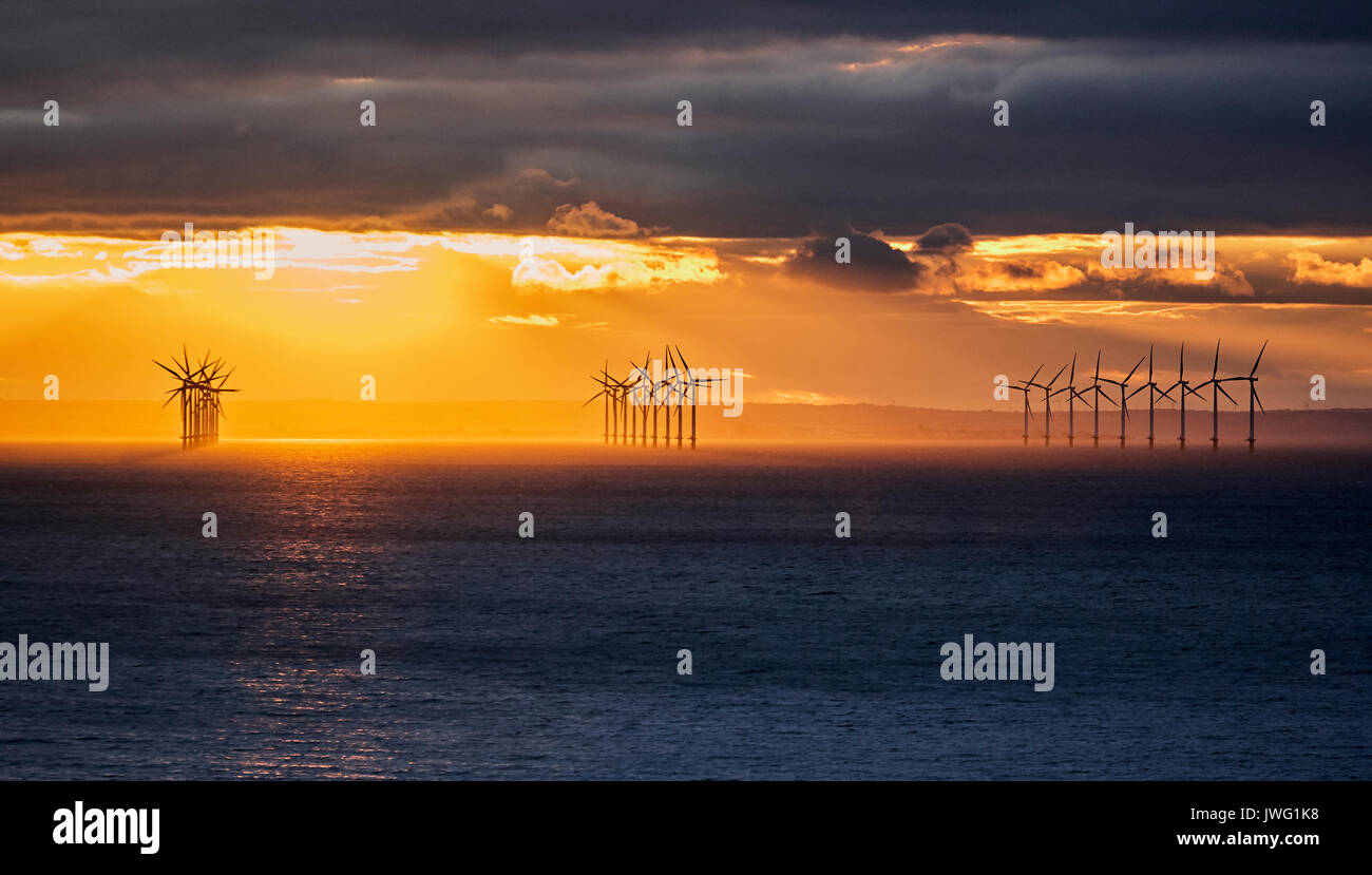 Windenergieanlagen - Nordsee Sonnenuntergang Alle Rechte vorbehalten Stockfoto