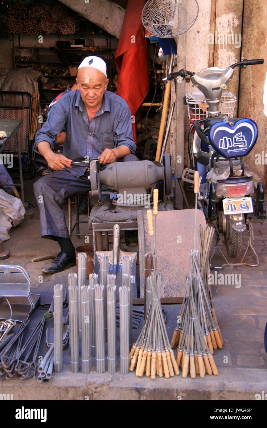 Metallarbeiter in Kashgar Altstadt Stockfoto
