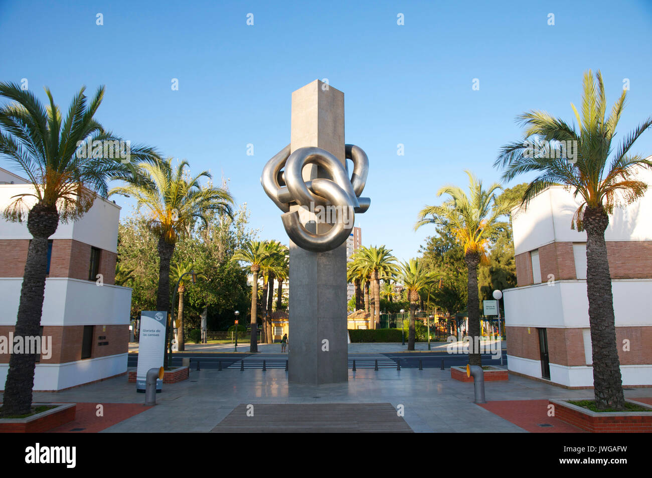 Knoten der Stahlskulptur, Jardines del Muelle, Huelva Stockfoto