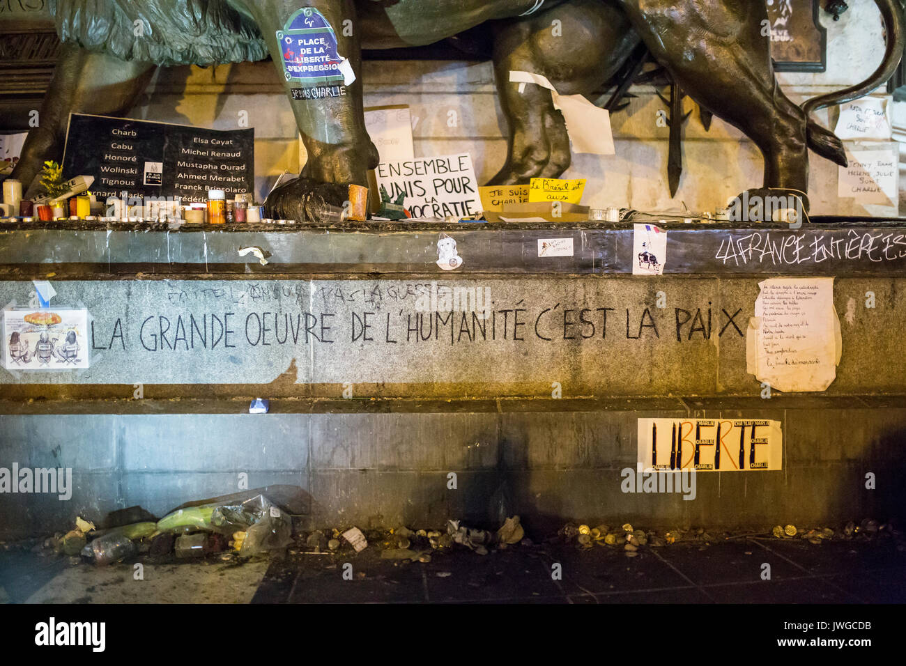 Meisterwerk der Menschheit Frieden, la Grande oeuvre de l'humanité est la Paix. Hommage an die Opfer von Charlie Hebdo Tötung in Paris der 7 janua Stockfoto
