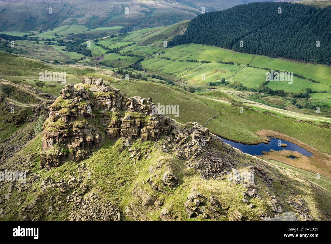 Der Turm von alport Burgen, eine natürliche Bergsturz in der Nationalpark Peak District, Derbyshire, England. Stockfoto