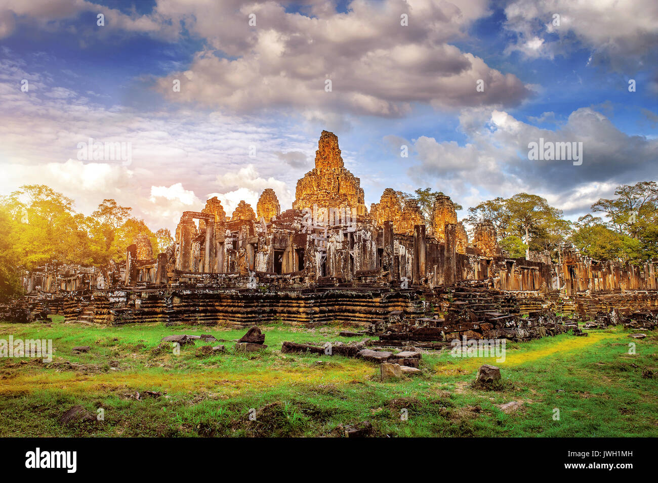 Alte steinerne Gesichter des Bayon Tempel, Angkor Wat, Siam Reap, Kambodscha. Stockfoto