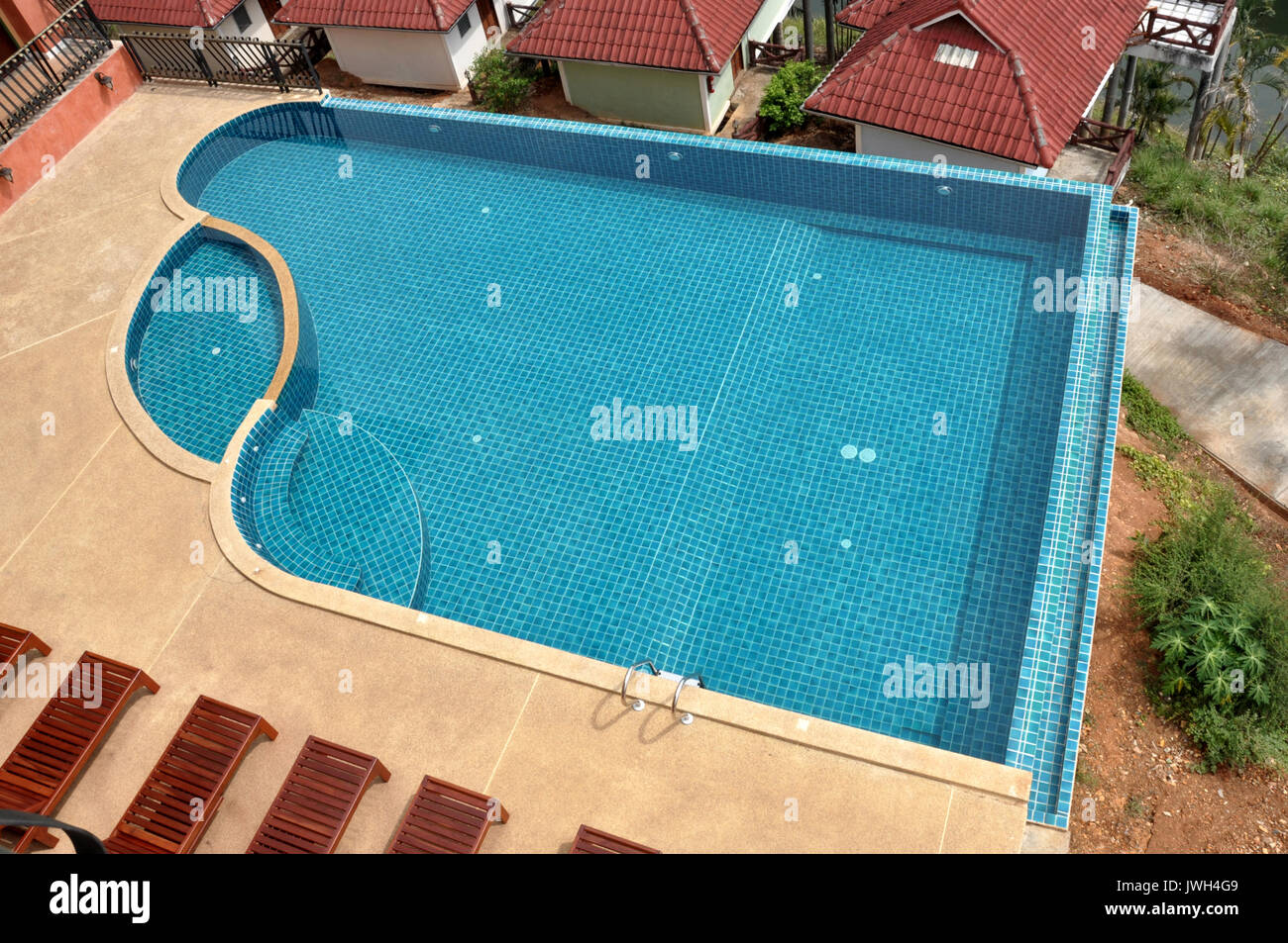 Ein Schwimmbad, Schwimmbad, Planschbecken, oder einfach nur einen Pool, ist ein Behälter mit Wasser gefüllt, die für Schwimmen oder auf Wasser basierende Erholung. Stockfoto