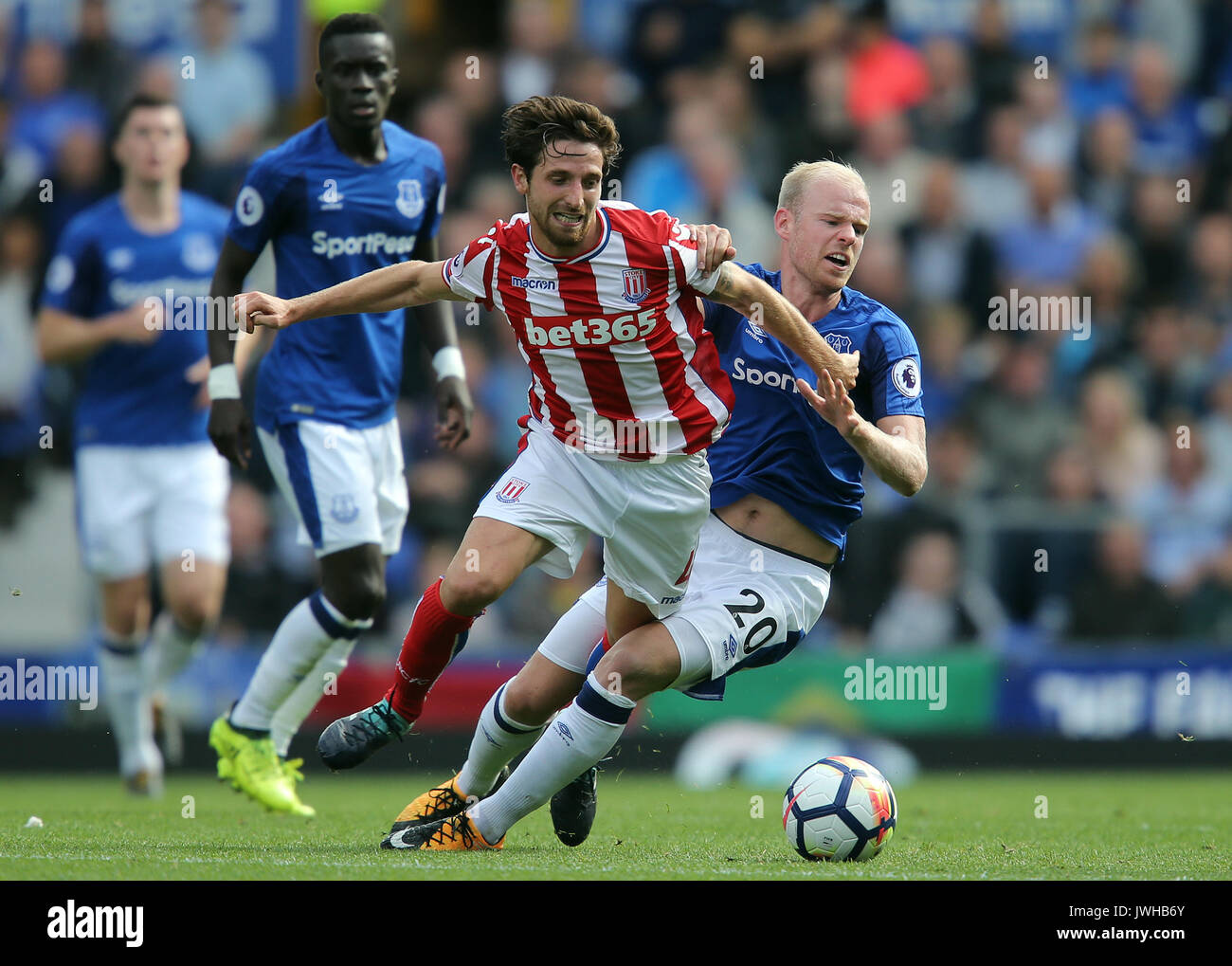 JOE ALLEN & DAVY KLAASSEN FC Everton V Stoke City FC Everton GOODISON PARK ENGLAND 12. August 2017 Stockfoto