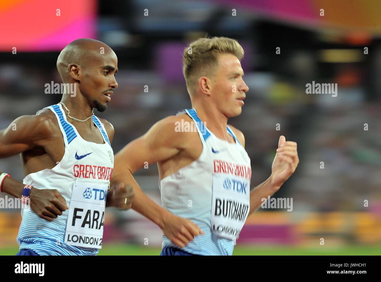 Stratford, Großbritannien. 12 Aug, 2017. Mohamed FARAH (GBR) und Andrew BUTCHART (GBR) in den mens 5000 m. IAAF Leichtathletik WM. London Olympiastadion. Queen Elizabeth Olympic Park. Stratford. London. UK. 12.08.2017. Stockfoto