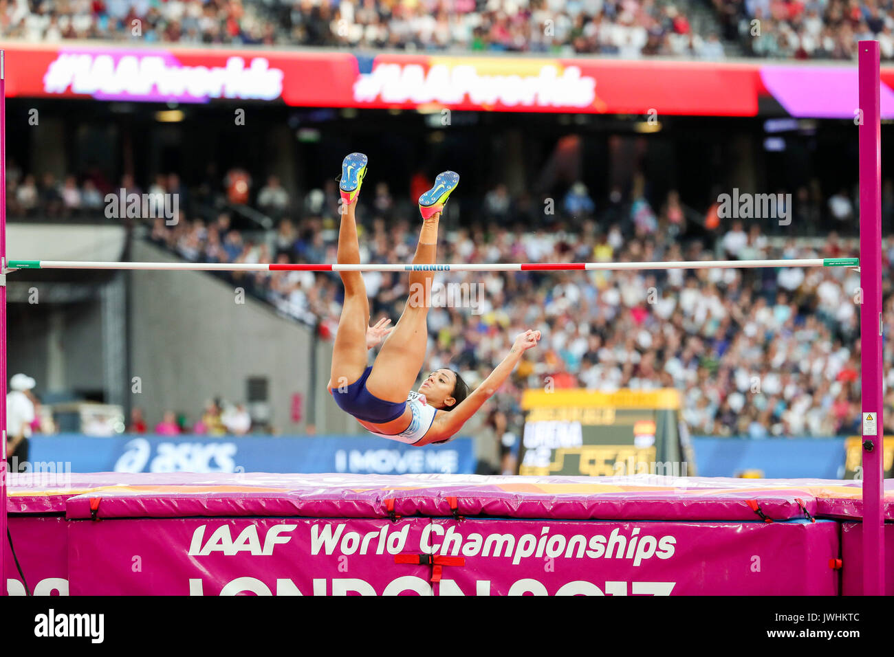 London, Großbritannien. 12 Aug, 2017. Katarina Johnson-Thompson, Großbritannien, hoher Sprung am Tag neun der IAAF London 2017 Weltmeisterschaften am London Stadion der Frauen. Credit: Paul Davey/Alamy leben Nachrichten Stockfoto