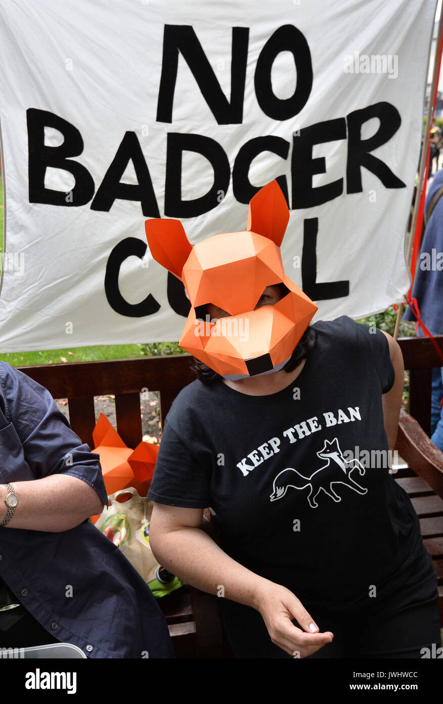 Mitkämpfer im Cavendish Square, London, bevor ein März Downing Street, aus Protest gegen die Keulung von Dachs, Fuchs Jagd und Moorhuhn schießen. Stockfoto