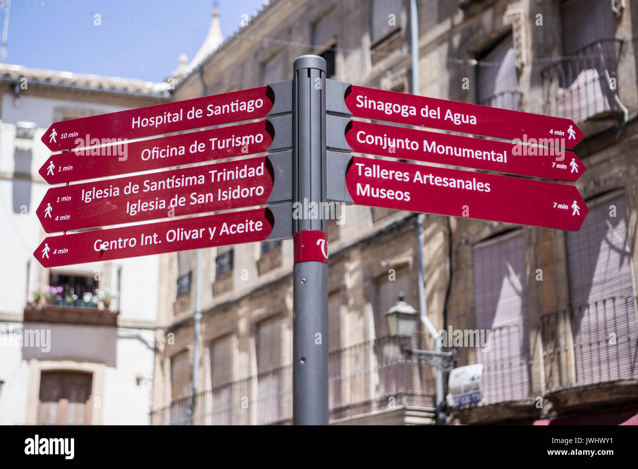 Touristische Beschilderung Indikation, touristische Beschilderung in der Stadt Ubeda, Andalusien, Spanien Stockfoto