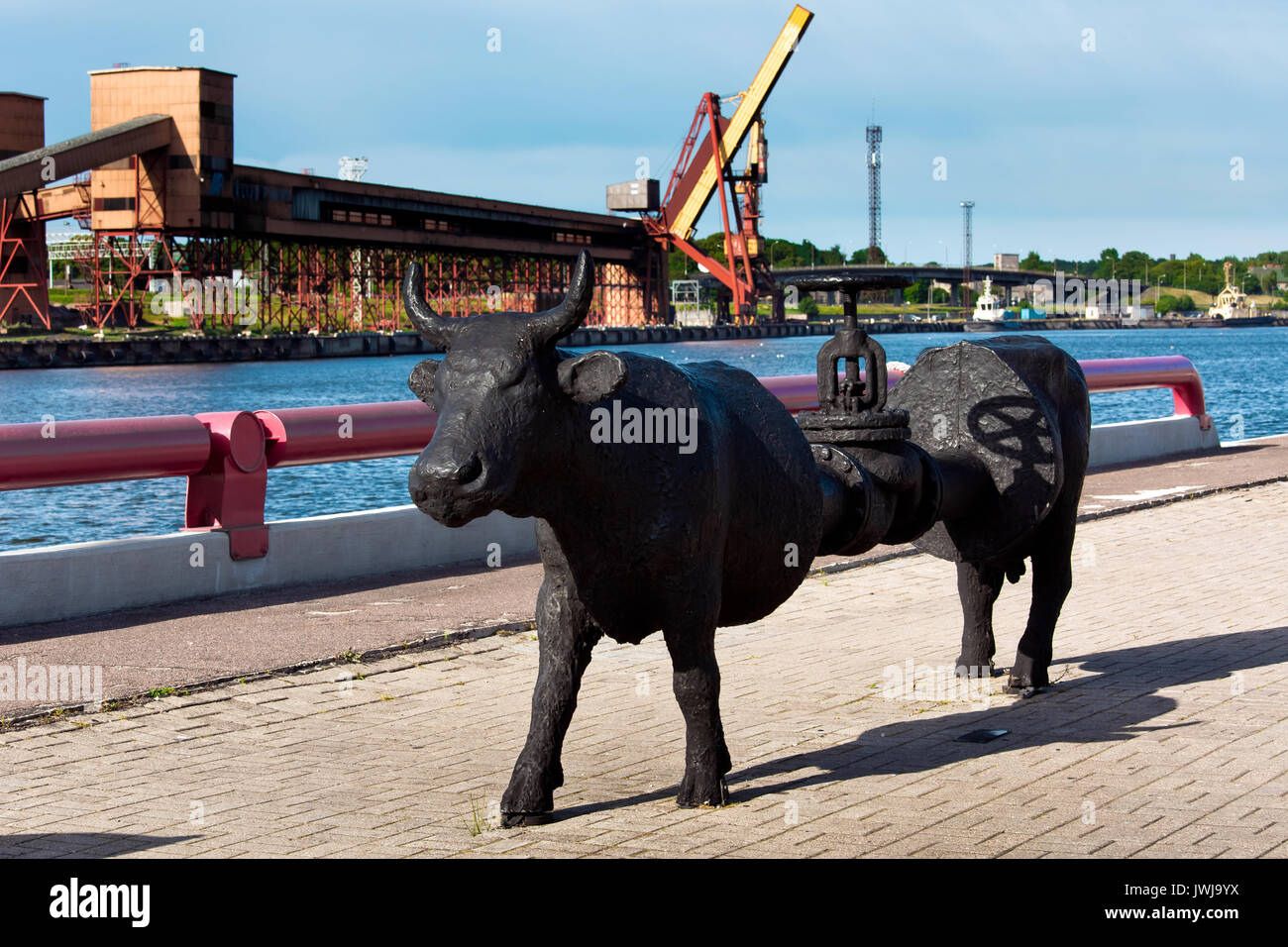 Metall Kuh in Ventspils, Lettland Stockfoto