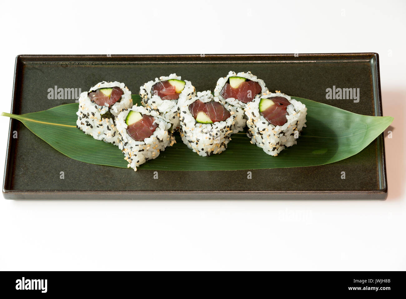 Pikante Thunfisch Sushi Rollen Stockfoto