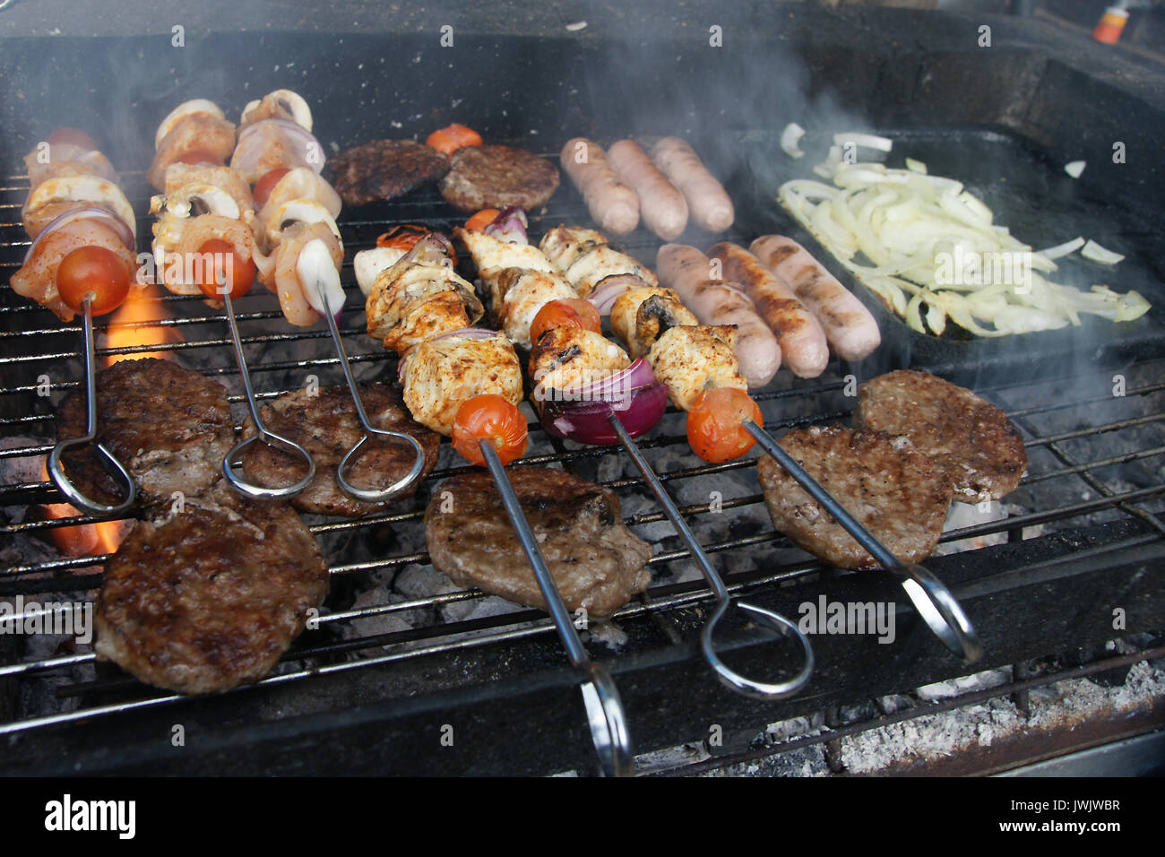 Grillen im Sommer Stockfoto