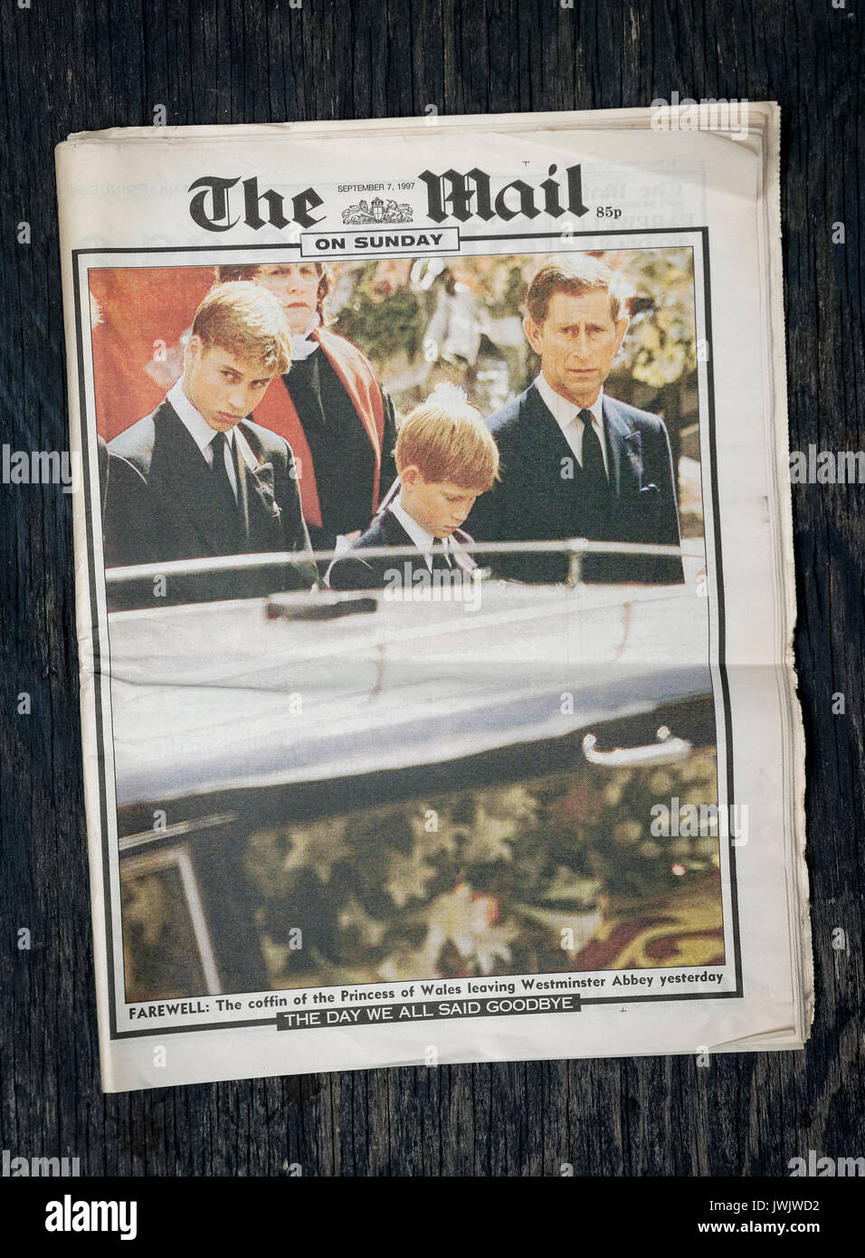 Britische Zeitung die Post am Sonntag die Berichterstattung der Beerdigung von Prinzessin Diana von September 1997. Stockfoto