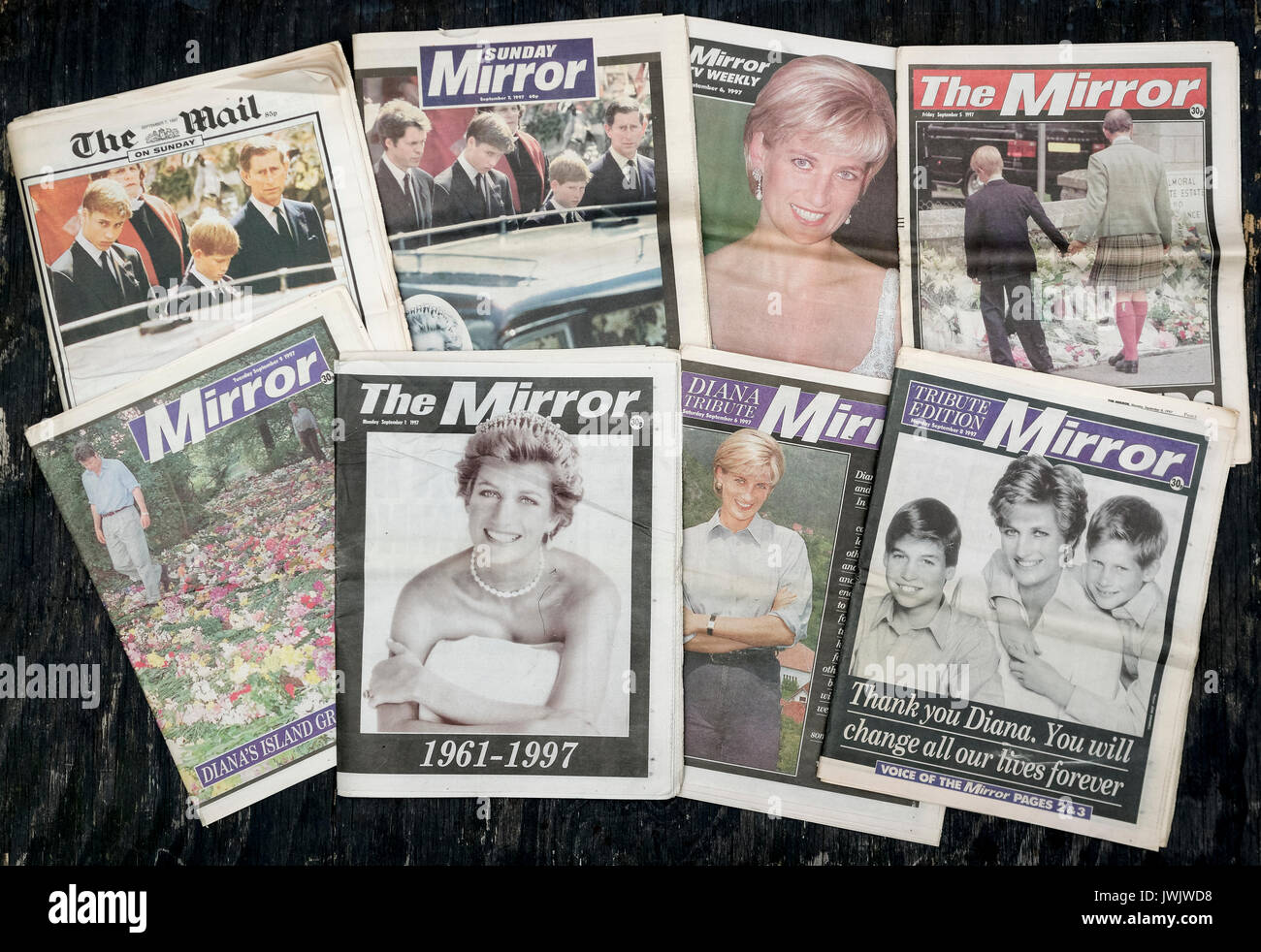 Britische Zeitung die vorderen Abdeckungen Reporting der Tod von Prinzessin Diana von September 1997. Stockfoto