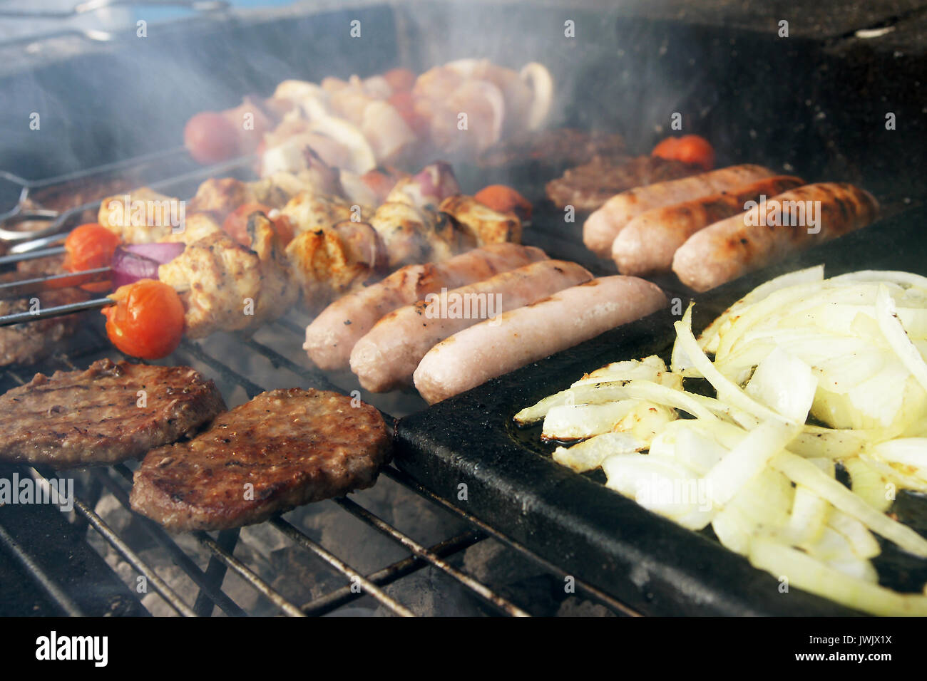 Grillen im Sommer Stockfoto