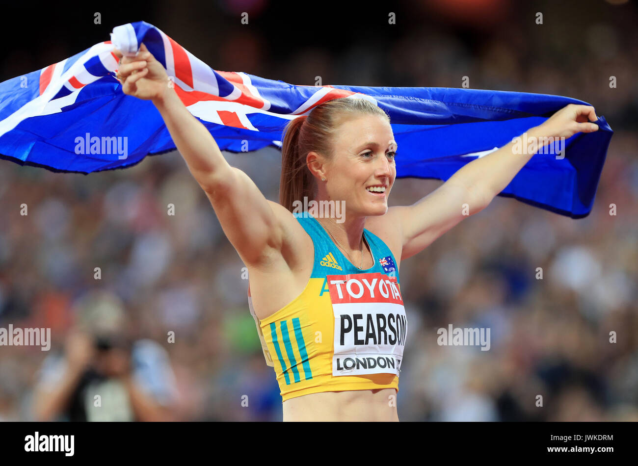 Die Australierin Sally Pearson feiert beim Finale der 100-m-Hürden der Frauen am 9. Tag der IAAF-Weltmeisterschaft 2017 im Londoner Stadion Gold. DRÜCKEN SIE VERBANDSFOTO. Bilddatum: Samstag, 12. August 2017. Siehe PA Story Athletics World. Bildnachweis sollte lauten: Adam Davy/PA Wire. EINSCHRÄNKUNGEN: Nur für redaktionelle Zwecke. Keine Übertragung von Ton oder bewegten Bildern und keine Videosimulation. Stockfoto