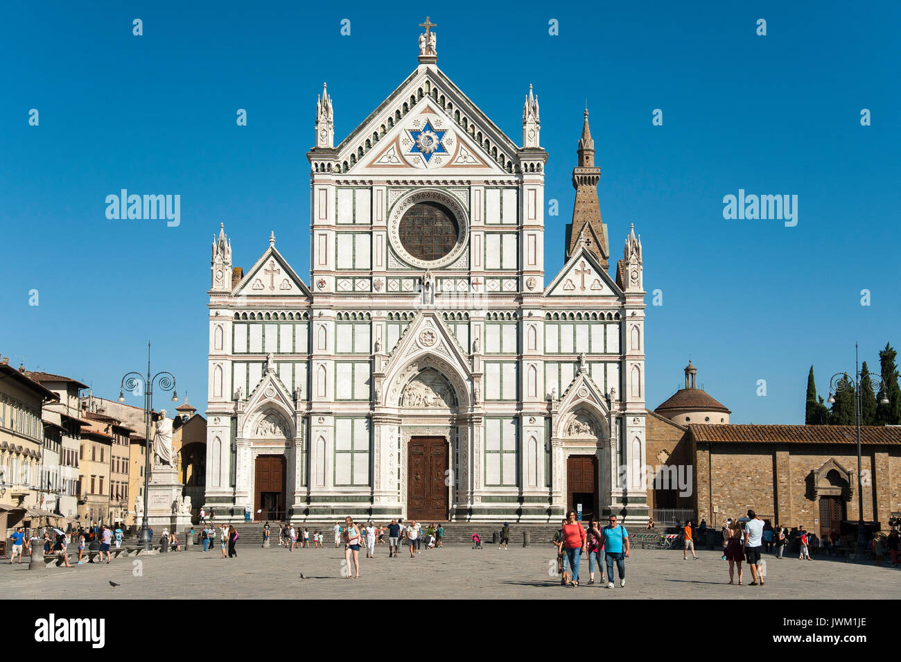 Gotische Basilika di Santa Croce (Basilika des Heiligen Kreuz) an der Piazza di Santa Croce im historischen Zentrum von Florenz aufgeführt von der UNESCO zum Weltkulturerbe in Stockfoto