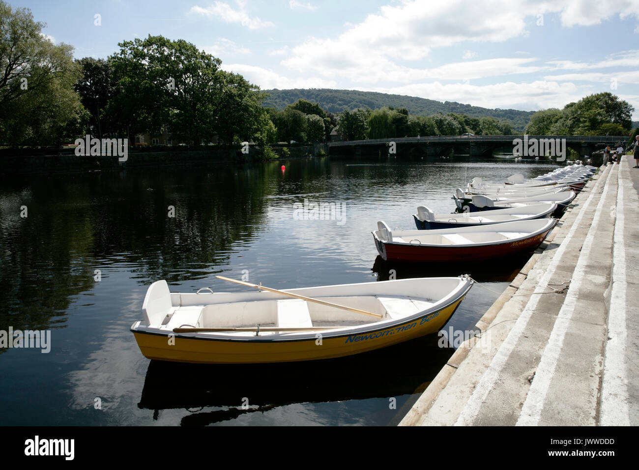 Otley, Leeds, Großbritannien. 14. August 2017. Ruderboote auf River Wharfe, erstmals seit 2001 Credit: Les Wagstaff/Alamy leben Nachrichten Stockfoto