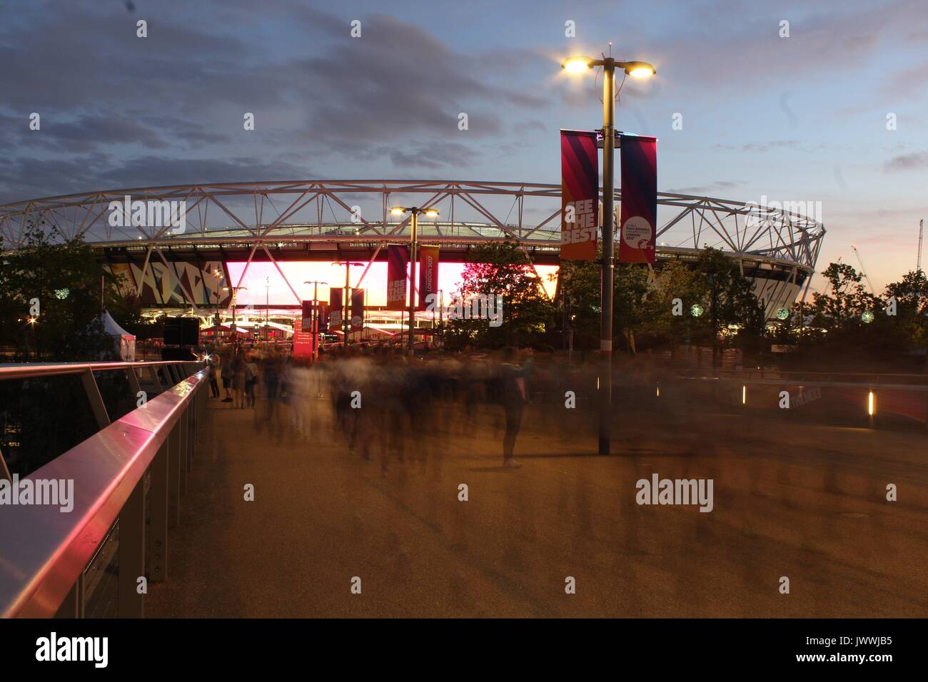 London Stadion während Para-Athletics in der Dämmerung Stockfoto