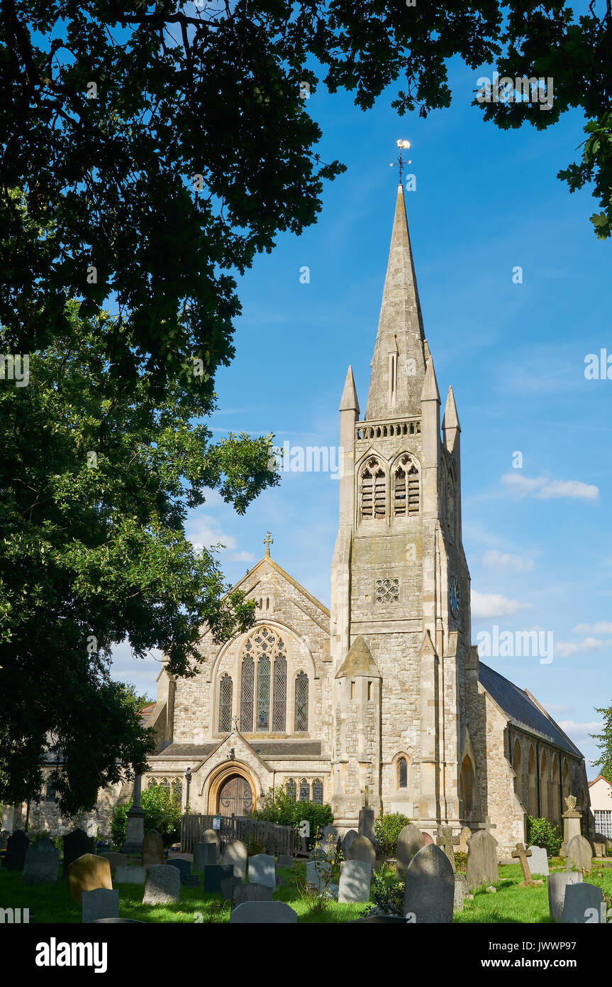 Die frühen viktorianischen Kirche des Hl. Johannes des Täufers in Buckhurst Hill, Essex, Großbritannien Stockfoto
