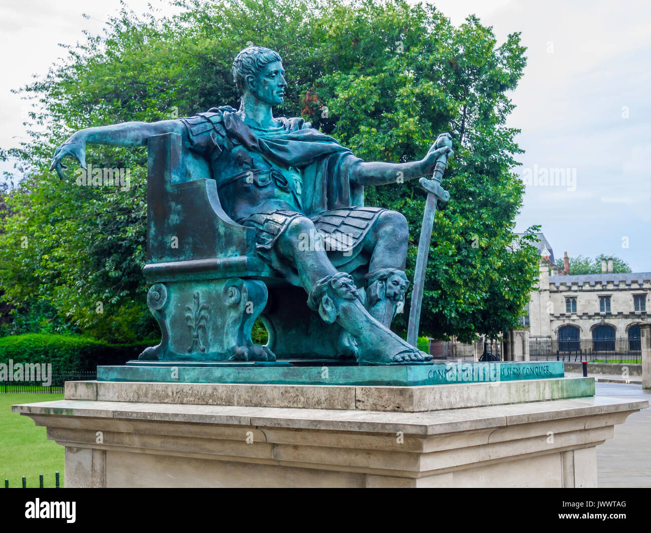 Statue am Münster von Konstantin dem Großen AD 274-337 verkündet Römische Kaiser in York im AD 306 Stockfoto