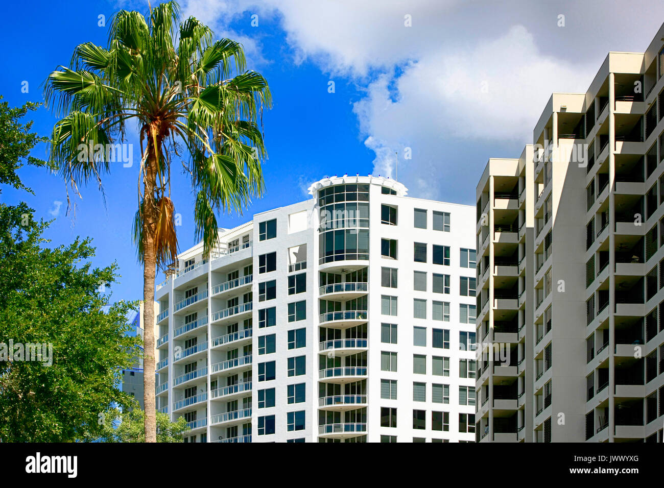 Bay Plaza Wohnanlage auf der Uferpromenade in Sarasota, FL, USA Stockfoto