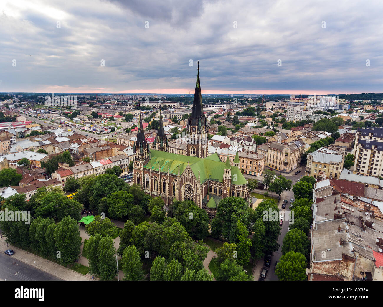 Luftaufnahme der Kirche St. Elisabeth in Lemberg, Ukraine Stockfoto