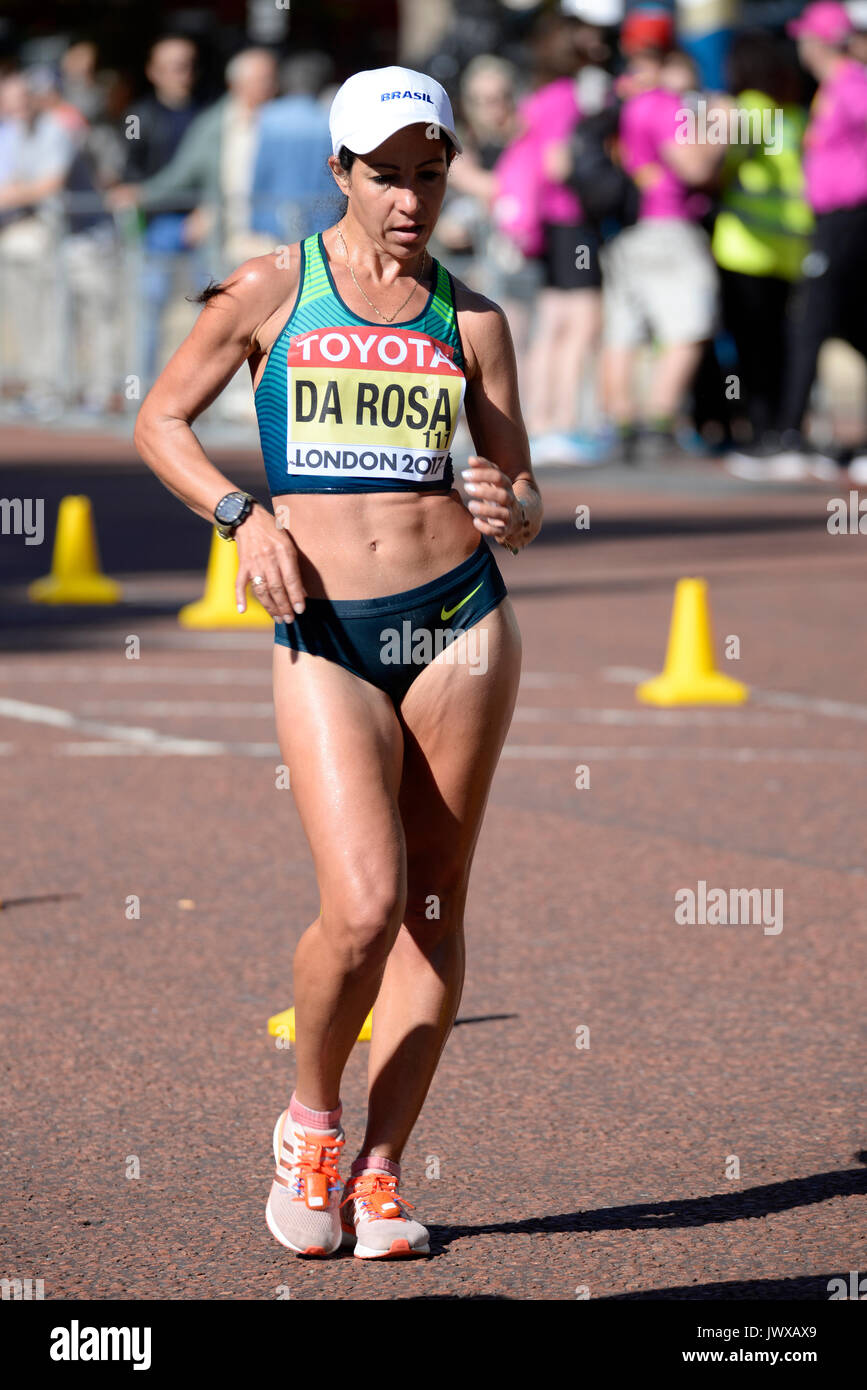 Nair da Rosa aus Brasilien bei der IAAF Leichtathletik-Weltmeisterschaft 50 km Walk in der Mall, London, Großbritannien. Hüftdrehung Stockfoto