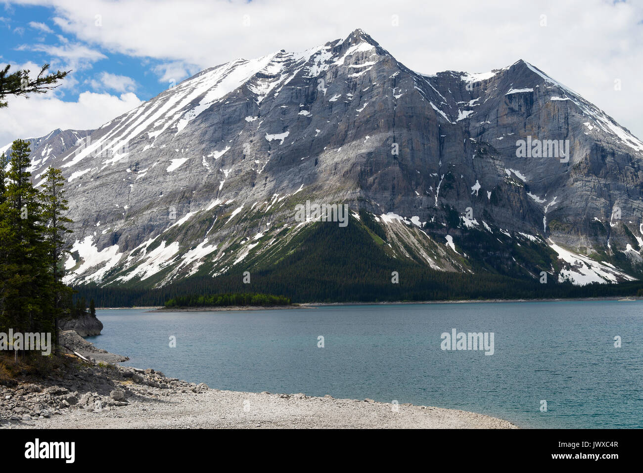 Mount Lyautey und Mount Putnik mit Upper Kananaskis Lake in den kanadischen Rockies Alberta Kanada Stockfoto