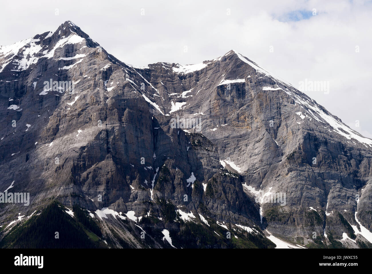 Mount Lyautey und Mount Putnik mit Upper Kananaskis Lake in den kanadischen Rockies Alberta Kanada Stockfoto