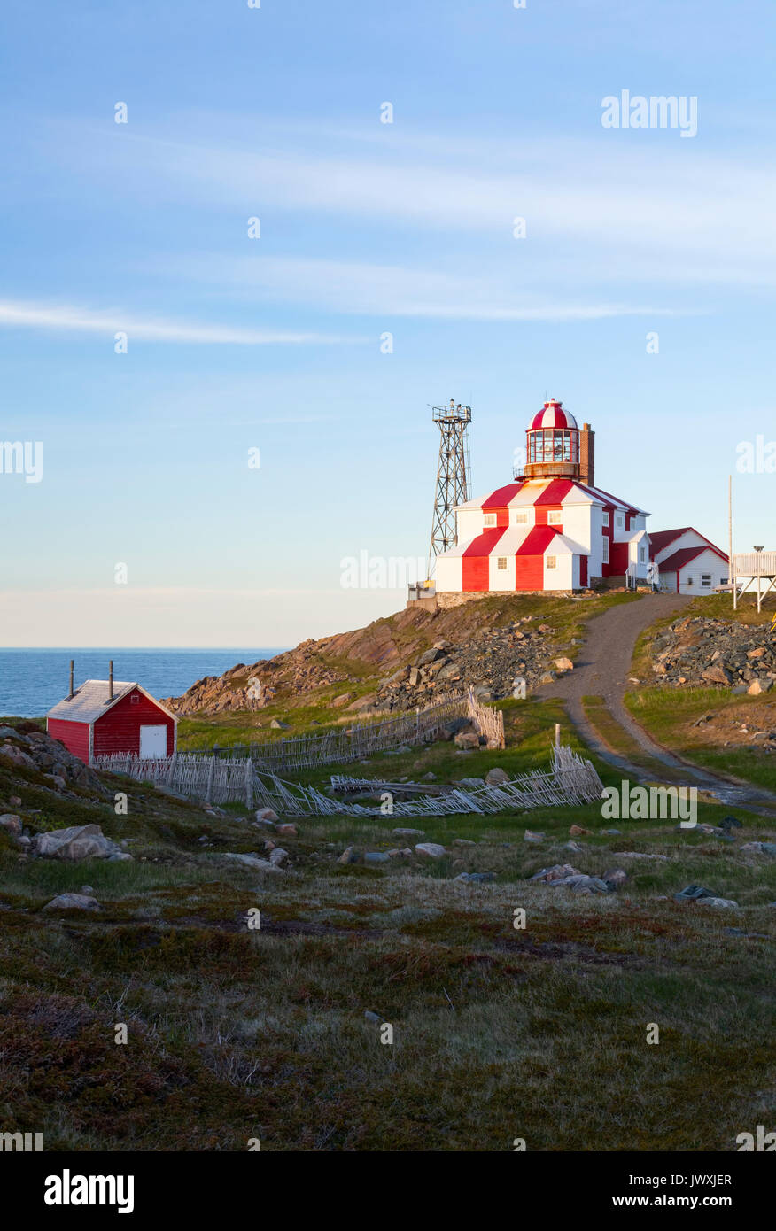 Die Cape Bonavista Lighthouse hier bei Sonnenuntergang gesehen in Betrieb war von 1842-1962. Es ist jetzt ein Museum und ist ein historischer Ort. Stockfoto