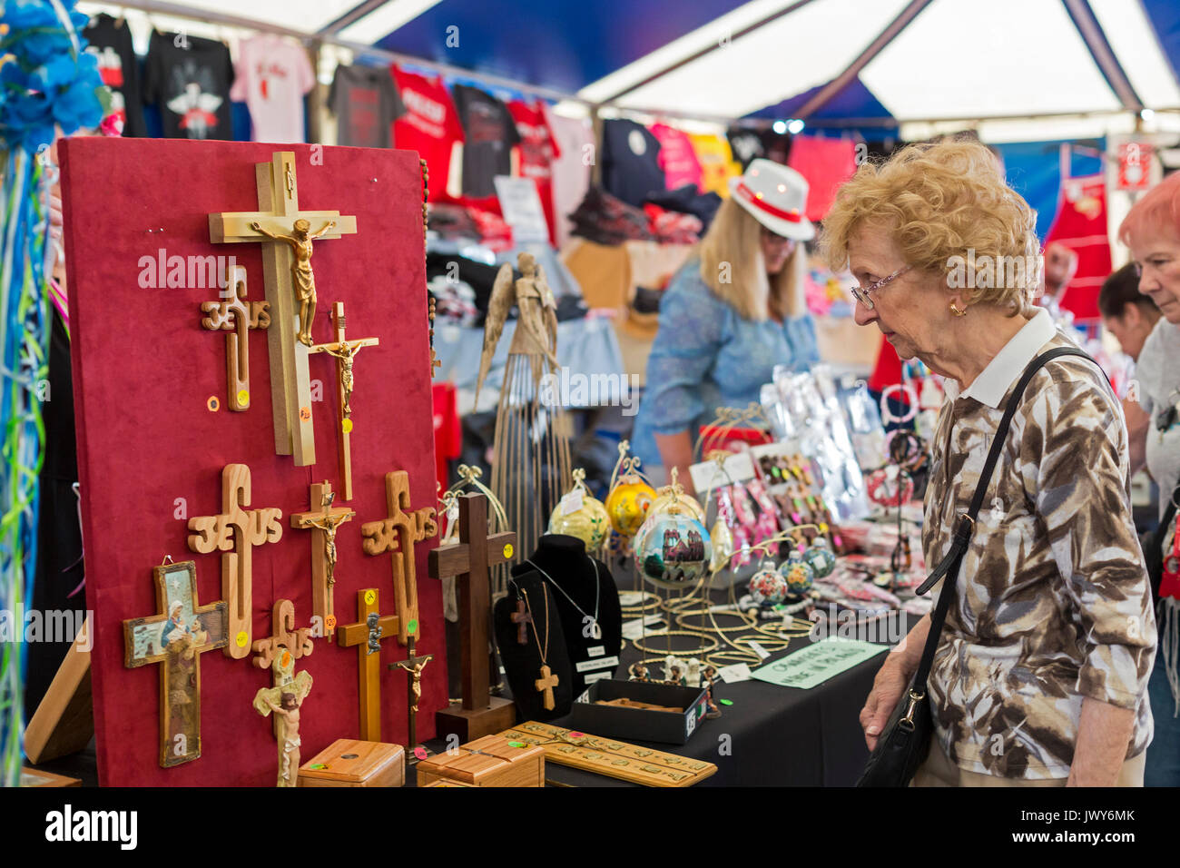 Detroit, Michigan - religiöse Gegenstände zum Verkauf an der jährlichen Pierogi Festival durch die süßeste Herz Mariens Katholische Kirche gefördert. Tausende von Polish-Am Stockfoto