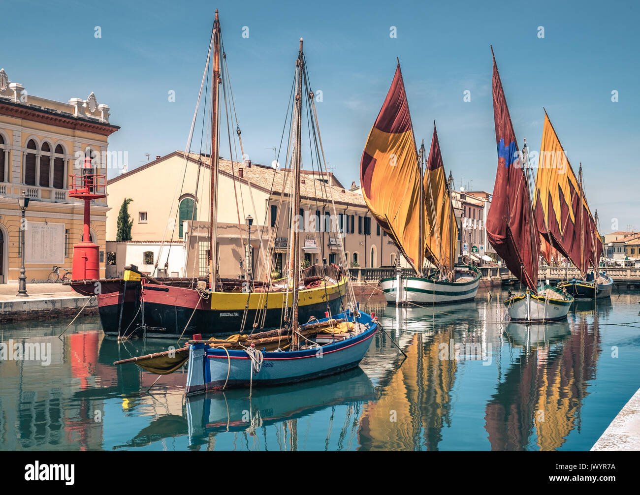2017-07-27 - Cesenatico, Emilia Romagna, Italien. Antike angeln Segelboote im Hafen von Cesenatico Stockfoto