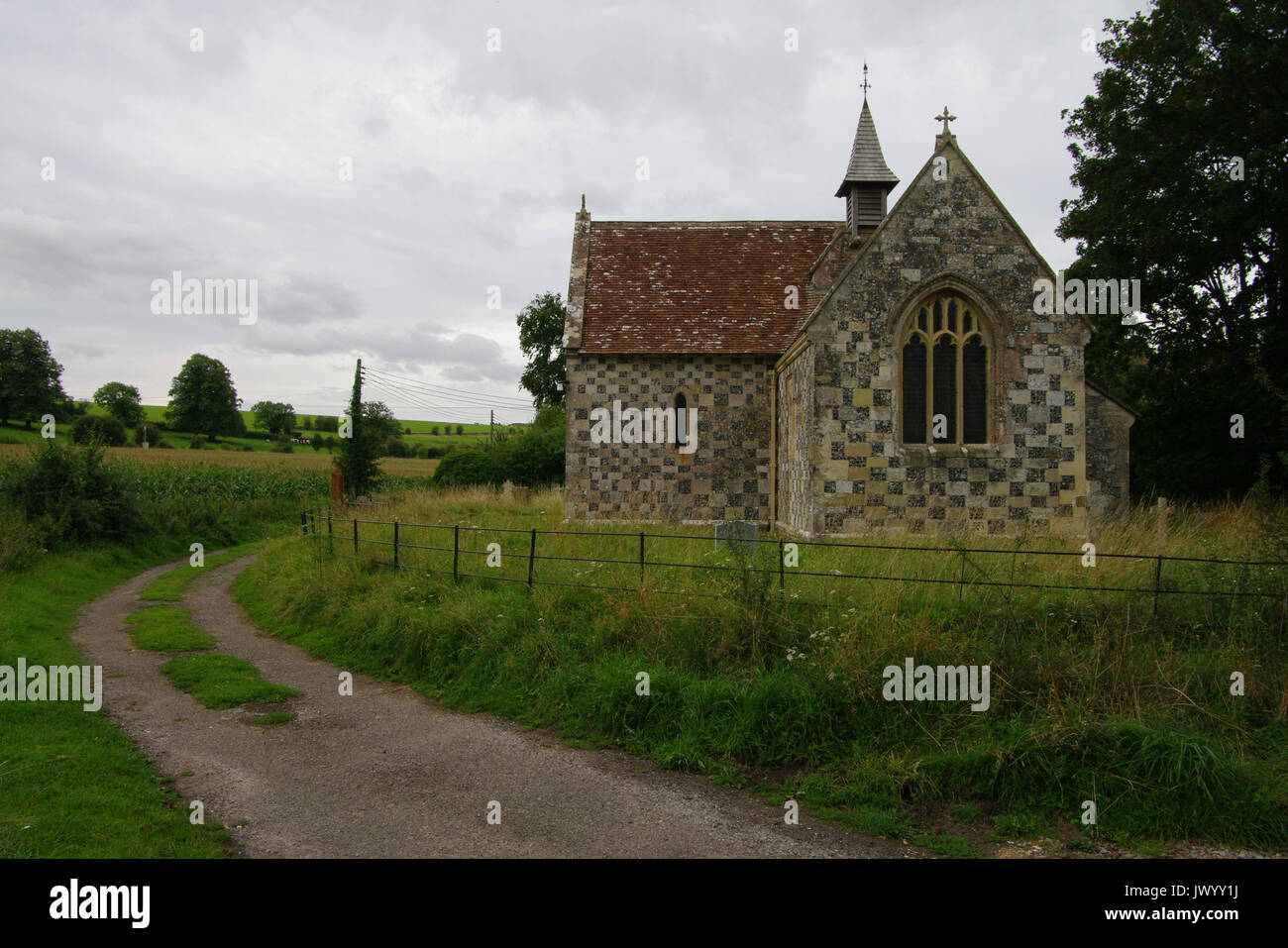 Die wiederhergestellten normannische Kirche des Hl. Nikolaus von Mira, wenig Langford, Wiltshire Stockfoto