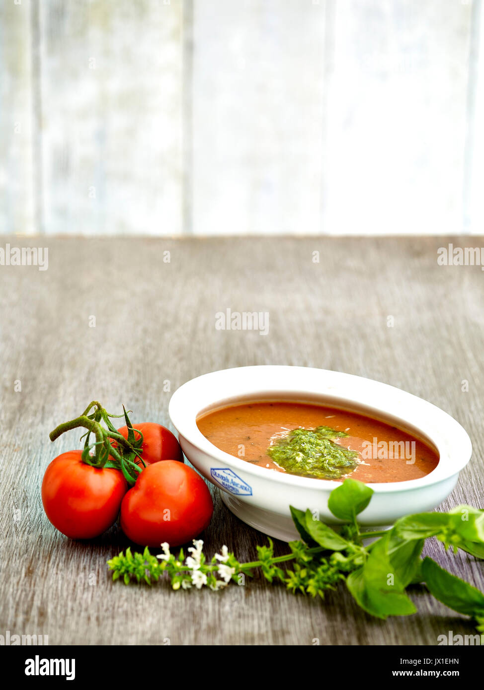 Rustikale Tomaten und Basilikum Seife Stockfoto