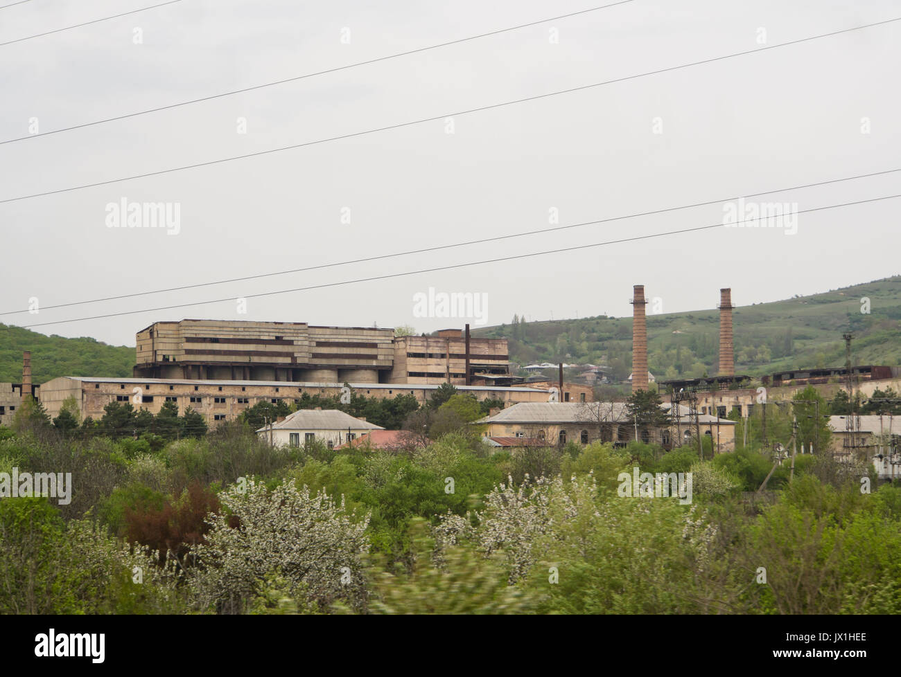 Sowjetzeit industriellen Komplex in Georgien, nun scheinbar entlang der E60 Autobahn verlassen Stockfoto