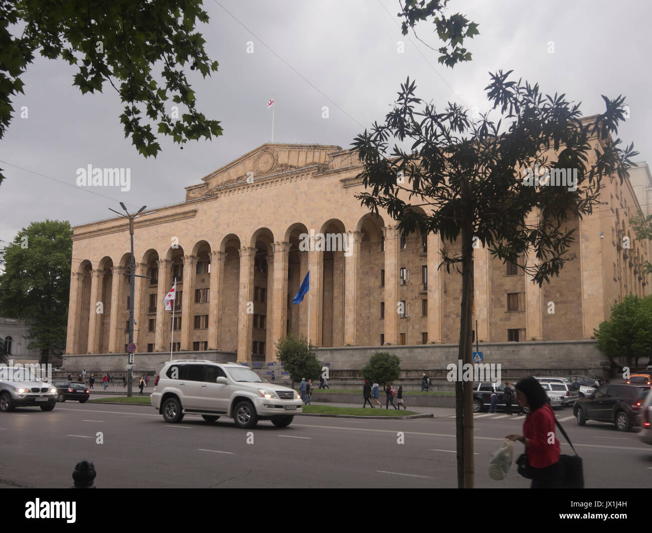 Das alte Parlament Georgiens über Shota Rustaveli Avenue im Zentrum von Tiflis, Georgien Stockfoto