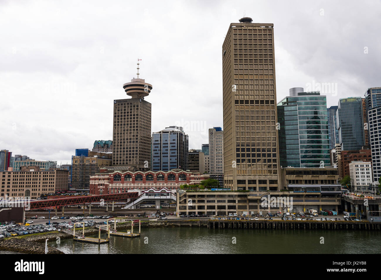 Der Hafen Zentrum Wolkenkratzer und Beobachtung Aussichtsturm im Central Business District in Downtown Vancouver British Columbia Kanada Stockfoto