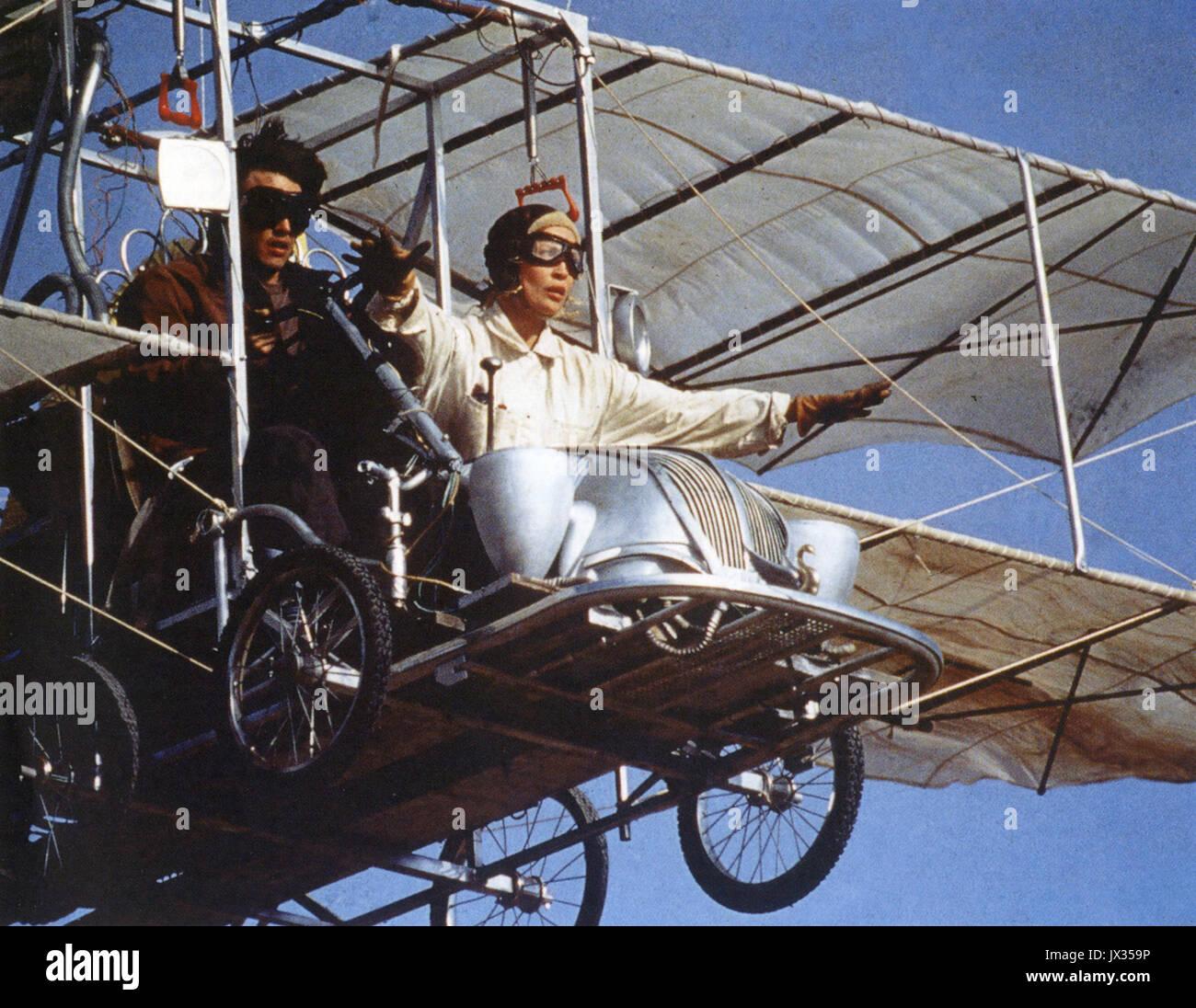 Die Magnificent Men In Their Flying Machines 1965 Twentieth Century Fox Film mit Sarah Miles und Stuart Whitman Stockfoto