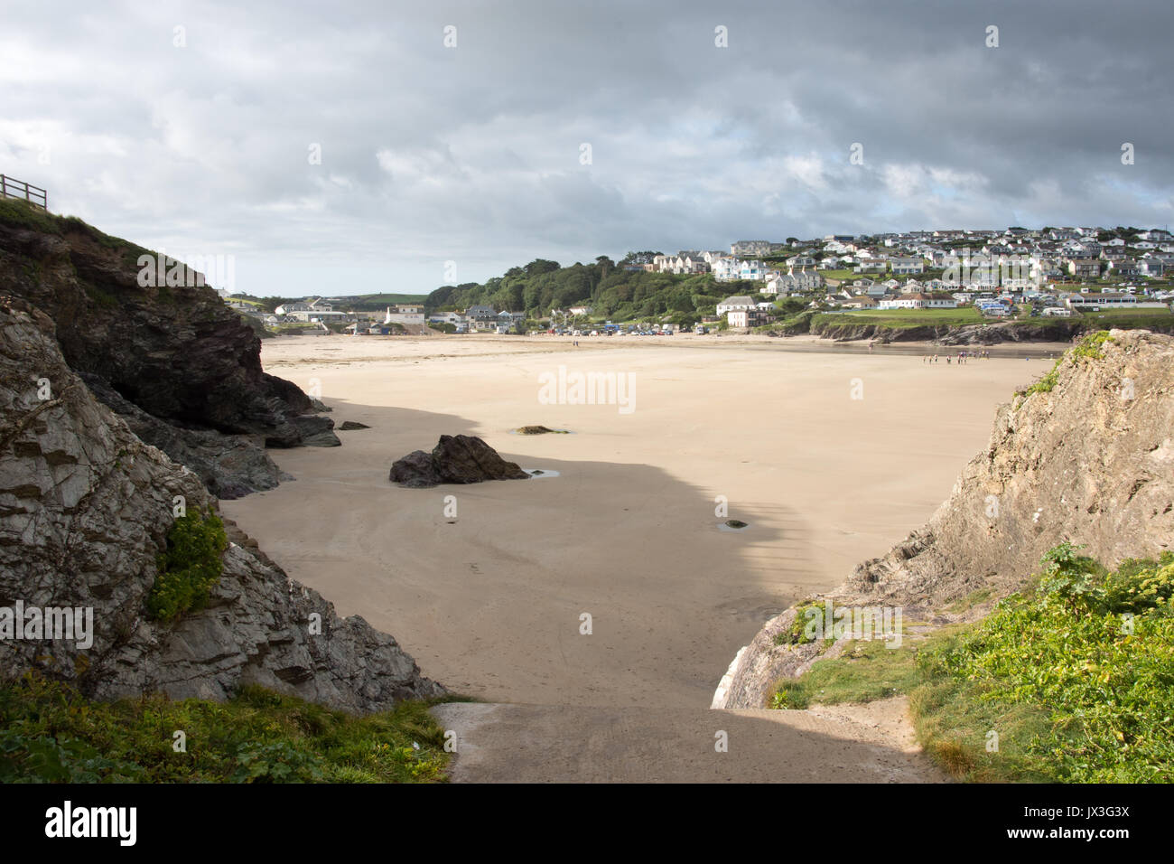 Pozeath Dorf, North Cornwall, UK vom Strand Stockfoto