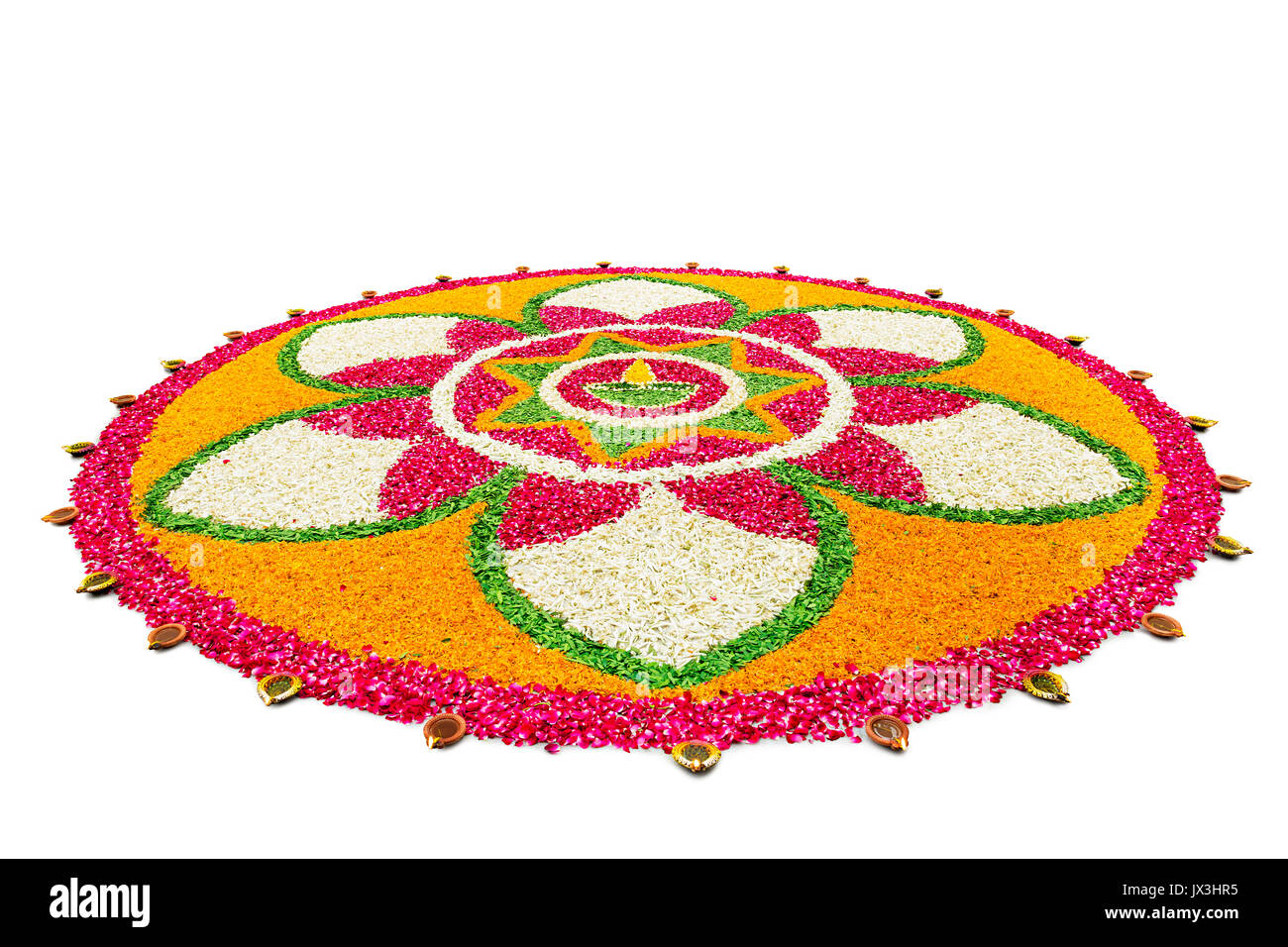 Deepawali Diyas Arrangieren mit Blume Rangoli Designs für Diwali indischer Festival Stockfoto