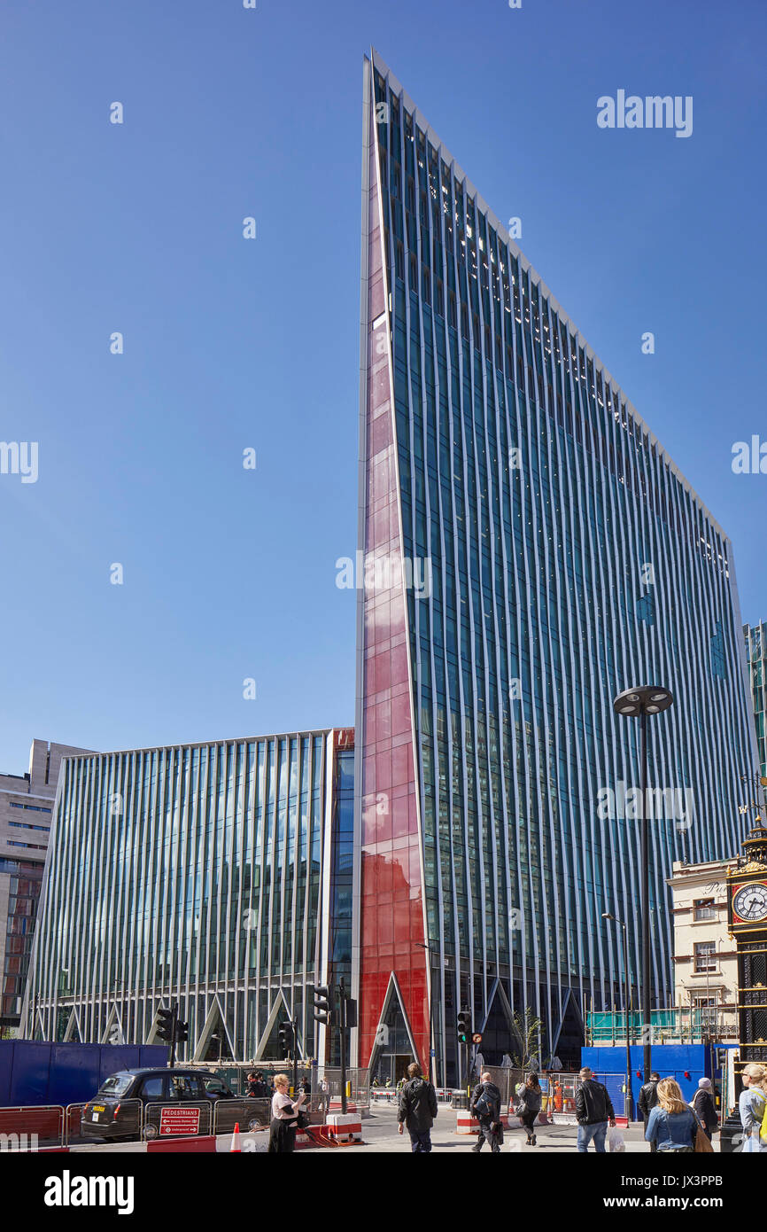 Der abgewinkelte südlichen Ansatz an die Nova Gebäude von der Victoria Station entfernt. Kommerzielles Büro blockieren. Die Nova Gebäude, Westminster, Großbritannien. Arc Stockfoto