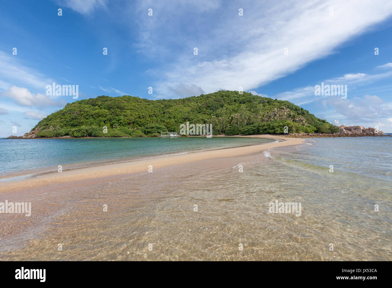 Gezeiten sandbar verbinden Ko Ma Insel Mae Haad Beach, Koh Phangan, Thailand Stockfoto