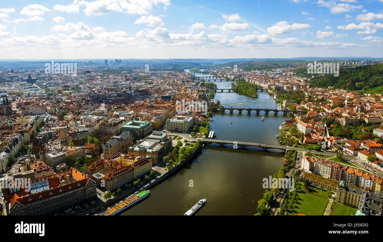 Luftbild Foto der historischen Altstadt die gotische Architektur in Prag in Tschechien Tschechische Republik Stockfoto
