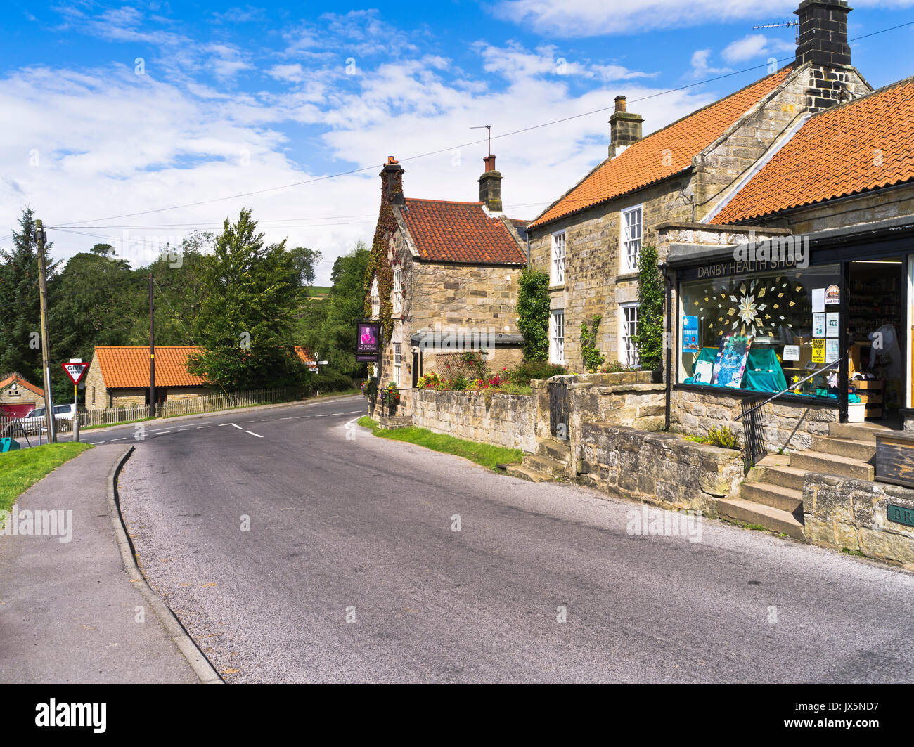 dh North Yorkshire Moors DANBY NORTH YORKSHIRE Village Hotel traditionell york Moor House Shop Dörfer yorks Stockfoto