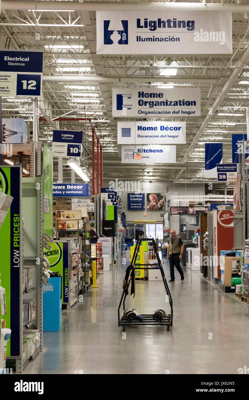 Beleuchtung abschnitt, hardware Lowe's Store, Pasco, Washington State, USA Stockfoto
