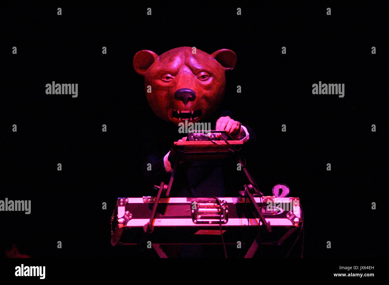 Schwedische alternative rock Gruppe Teddybears führt 2. Jährliche LA wöchentliche Umweg Music Festival Oktober 6,2007 Los Angeles, Kalifornien. Stockfoto